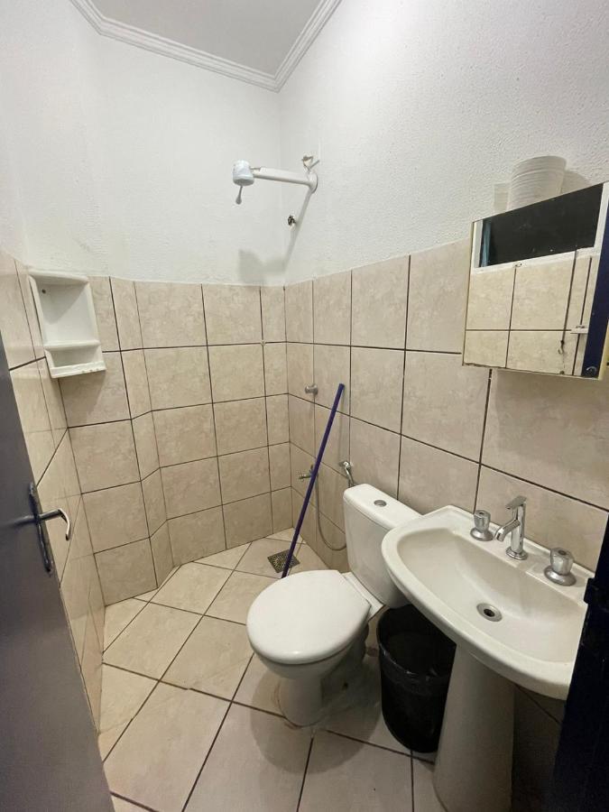 Portaria E Circulacao De Hospedes So Ate 23 Horas - Reabre As 5 Horas - Compartilhado Tompell Hostel Ponta Porã Dış mekan fotoğraf